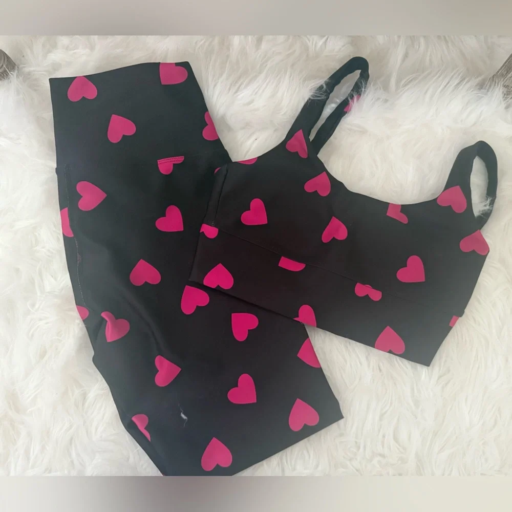 Beach Riot Leah Top and Piper Leggings in Tough Love Print - Picture 1 of 4